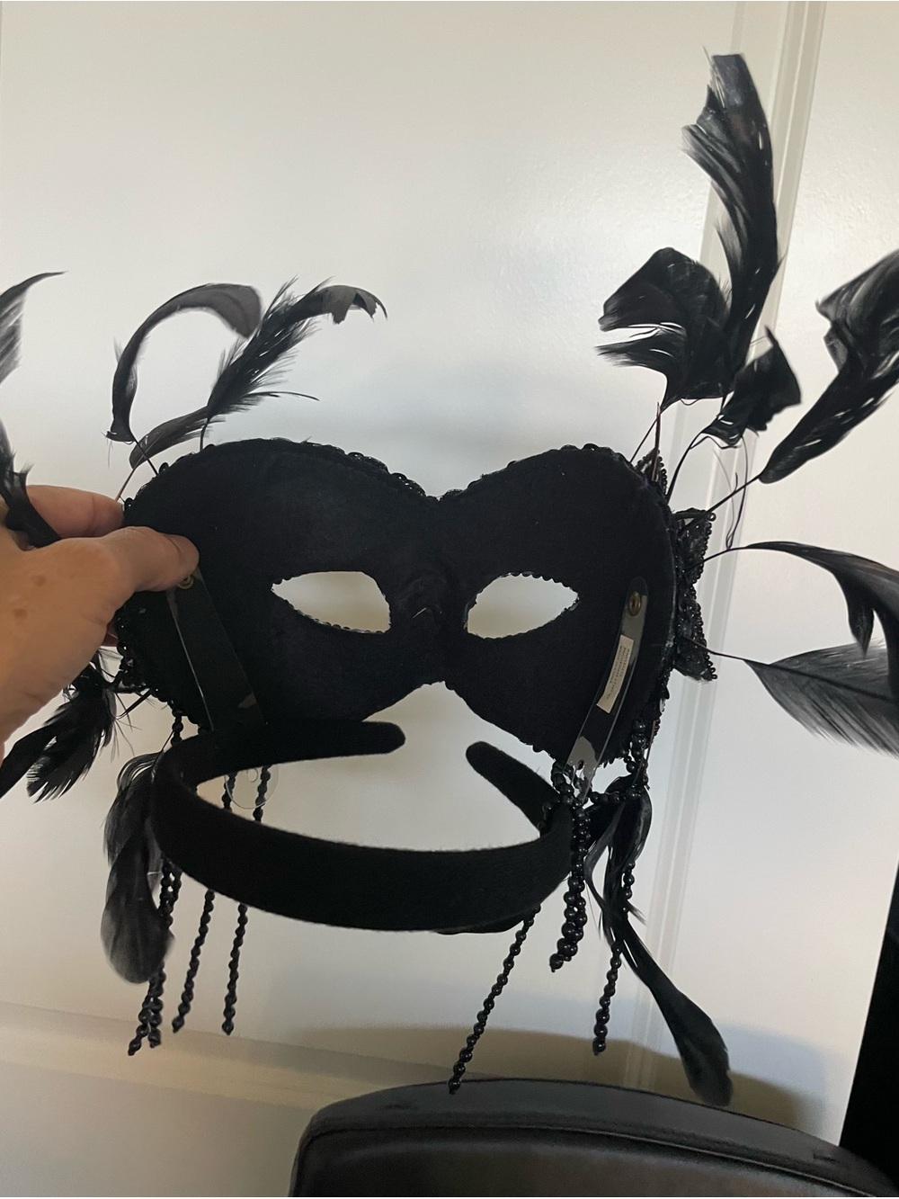 Black Feathered Lace Masquerade Mask - Picture 3 of 3